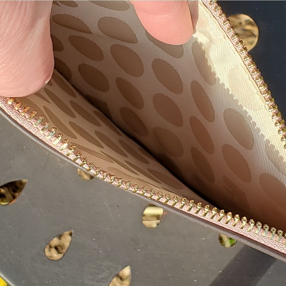 Kate Spade Wristlet‎ - Picture 6 of 9